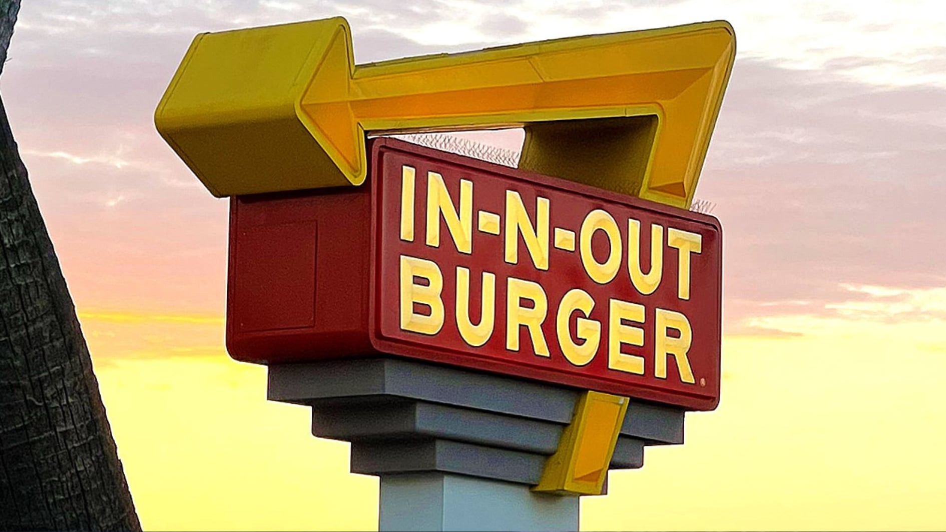 In-N-Out Burger Managers Now Earning Over $200,000 Annually