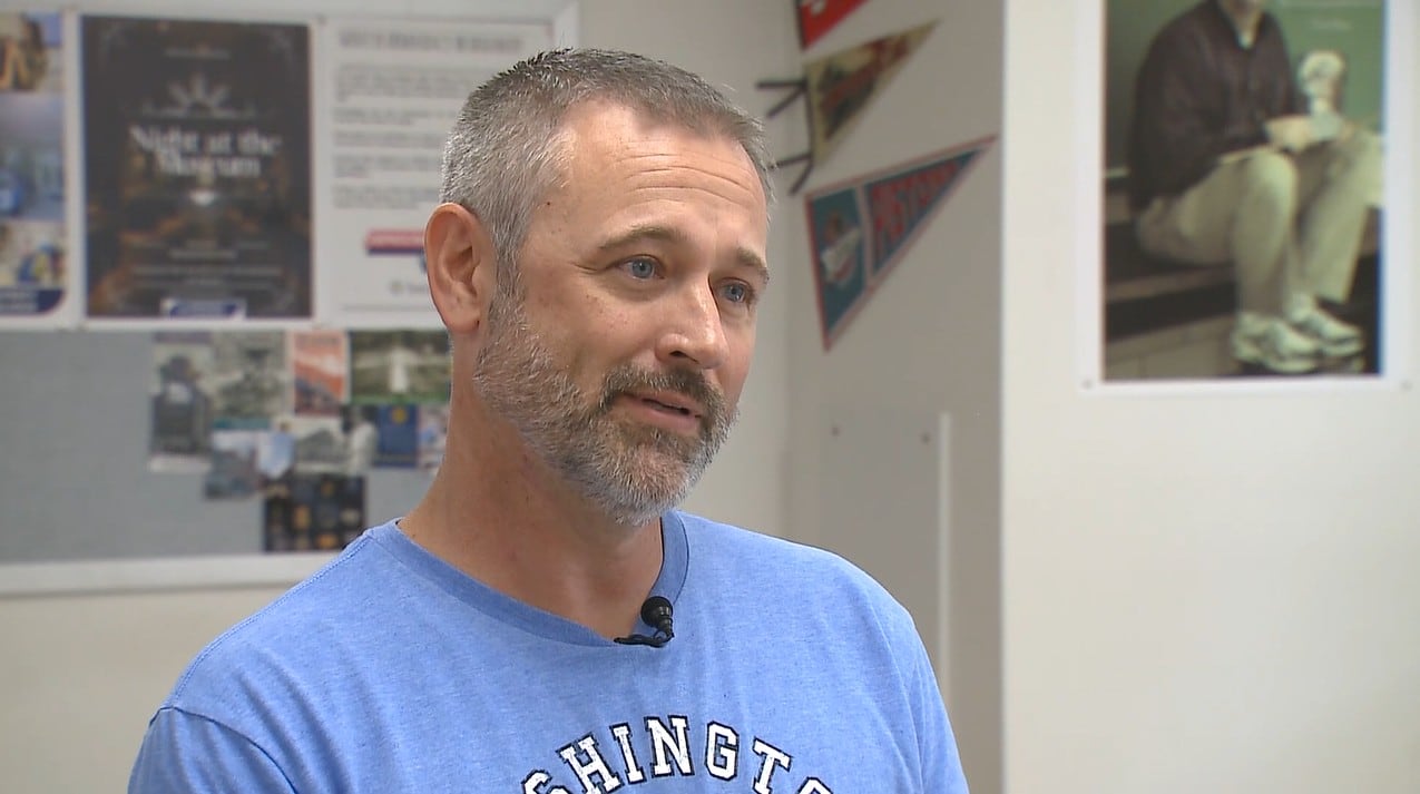 Missouri Teacher Hailed as Hero for Rescuing Neighbor From Burning Home