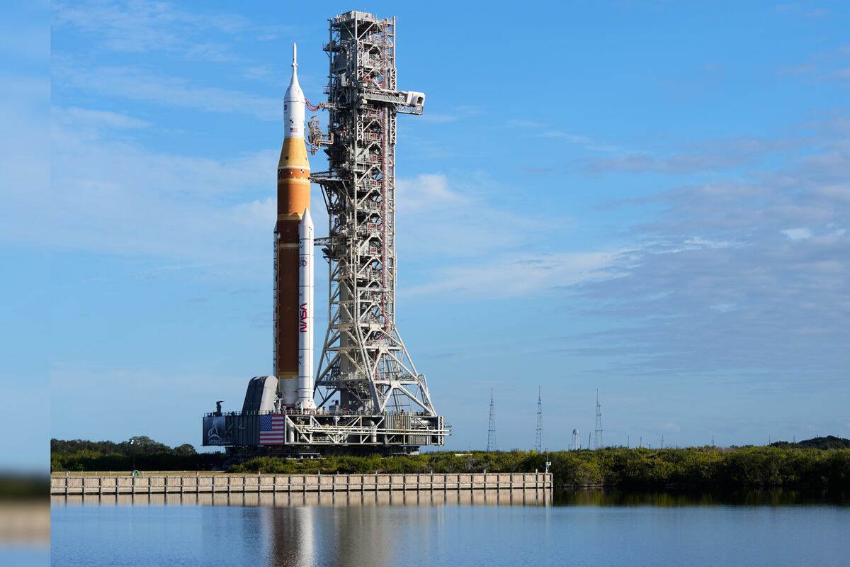 Proposed Moon Rockets NASA’s new moon rocket moves to the pad ahead of astronaut launch as ...