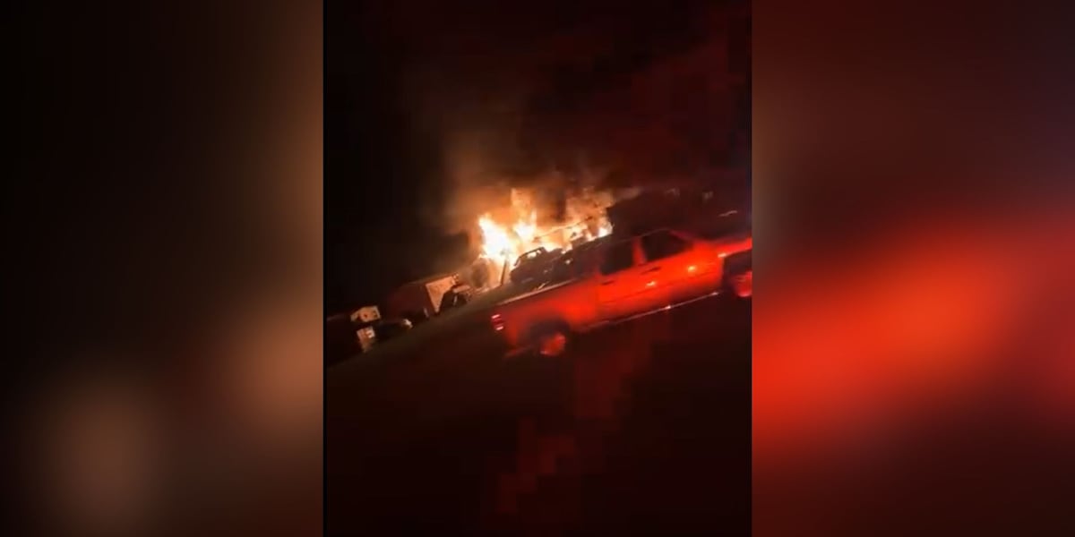 Officials: 3 displaced in late-night house fire in Iva